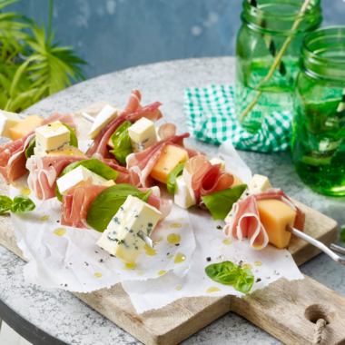 Bildmotiv für NL-BE // CAMBOZOLA Melonen-Spieße