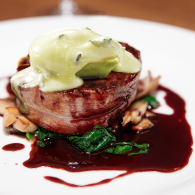 Bildmotiv für NL-BE // Rindermedaillons mit CAMBOZOLA und Feigen